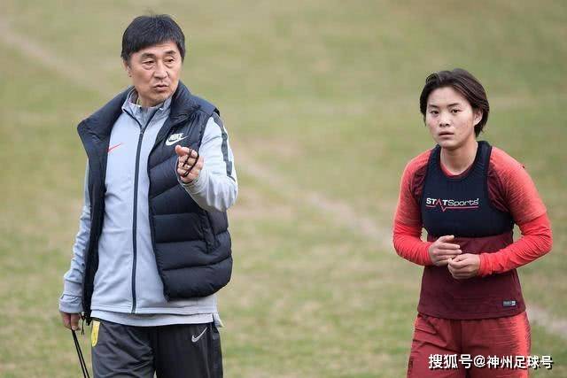 浮嶋敏：中国球员具备斗志和自信，但在开放空间的技术需提升