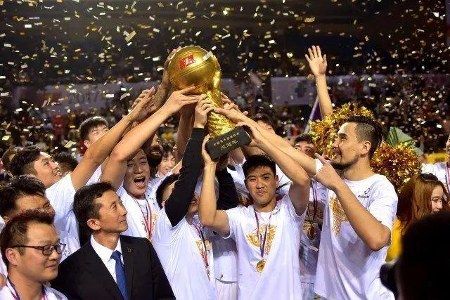 精选双色球专家：京九爷中二等30万 11人中三等5+1